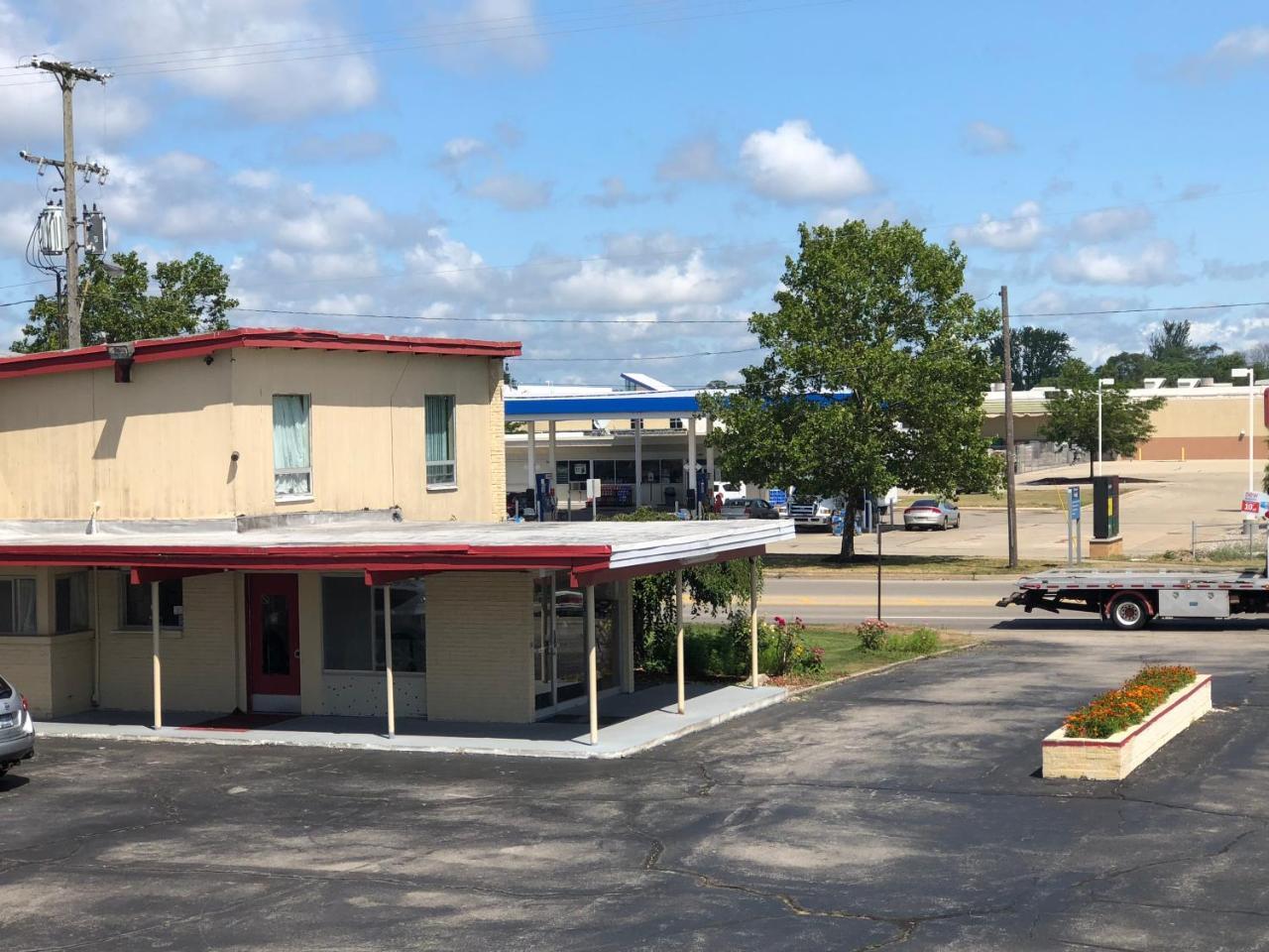 Seaway Motel Roosevelt Park Bagian luar foto