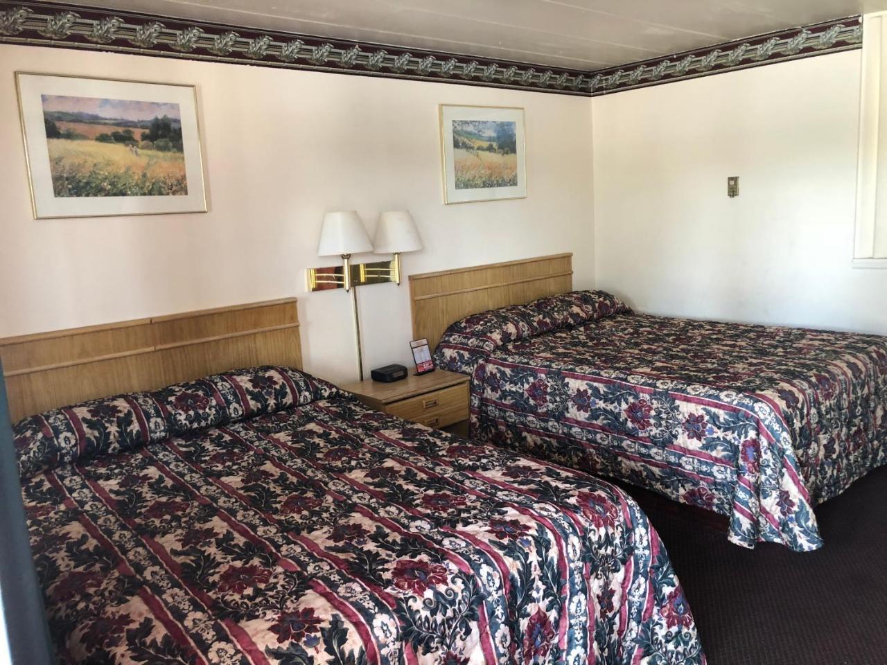 Seaway Motel Roosevelt Park Bagian luar foto