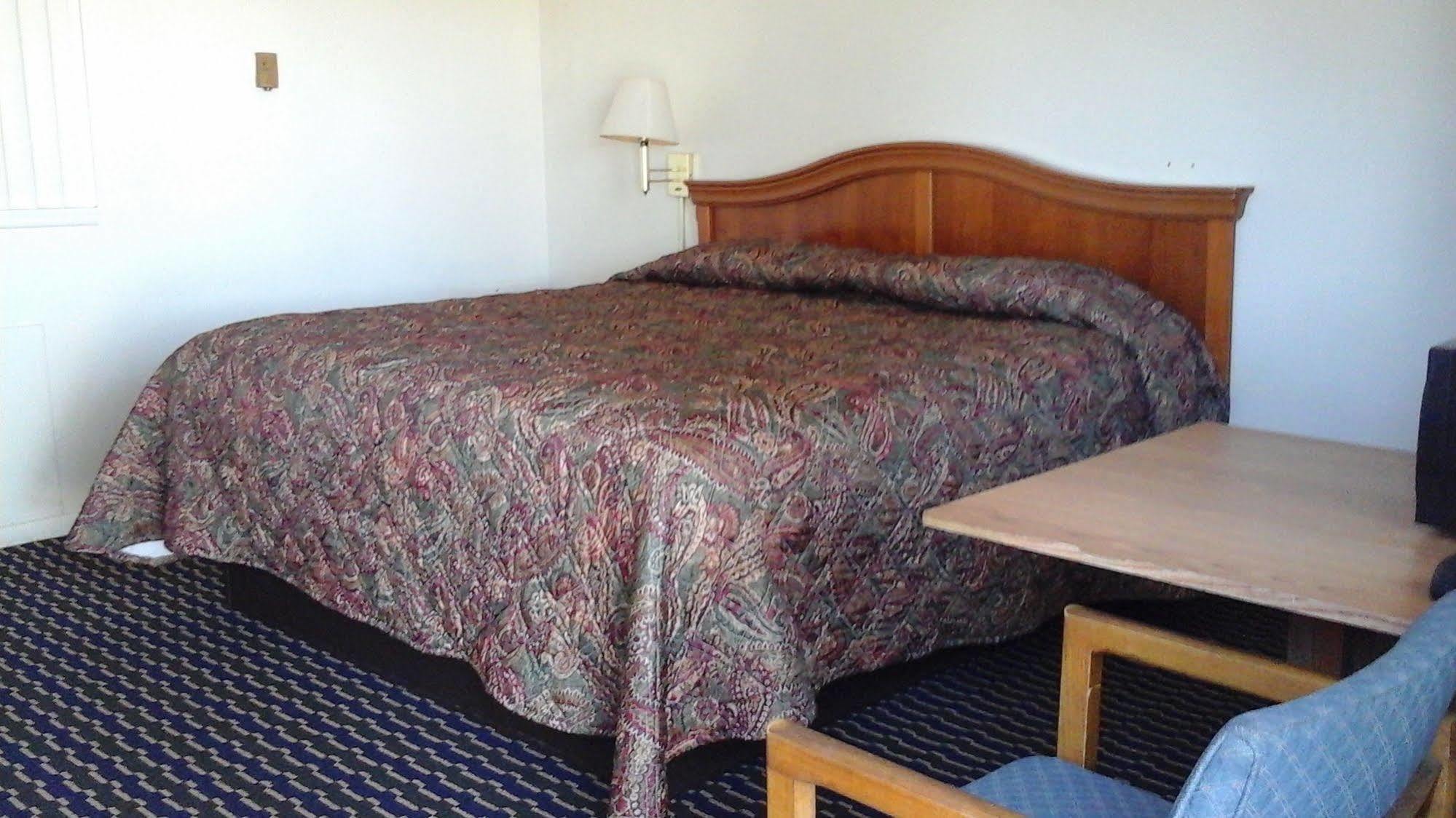 Seaway Motel Roosevelt Park Bagian luar foto