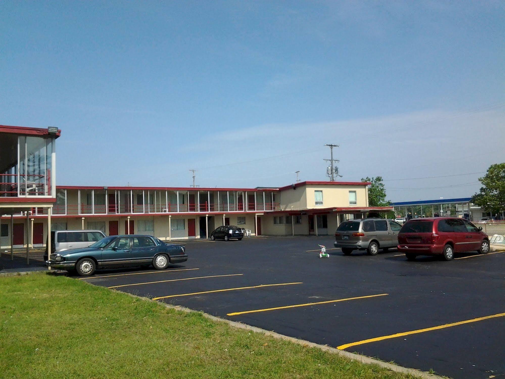Seaway Motel Roosevelt Park Bagian luar foto